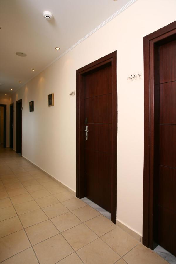 Hotel Hill Athena Bagian luar foto