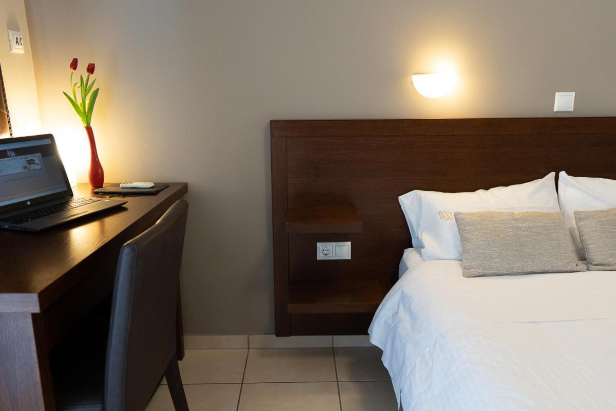 Hotel Hill Athena Bagian luar foto