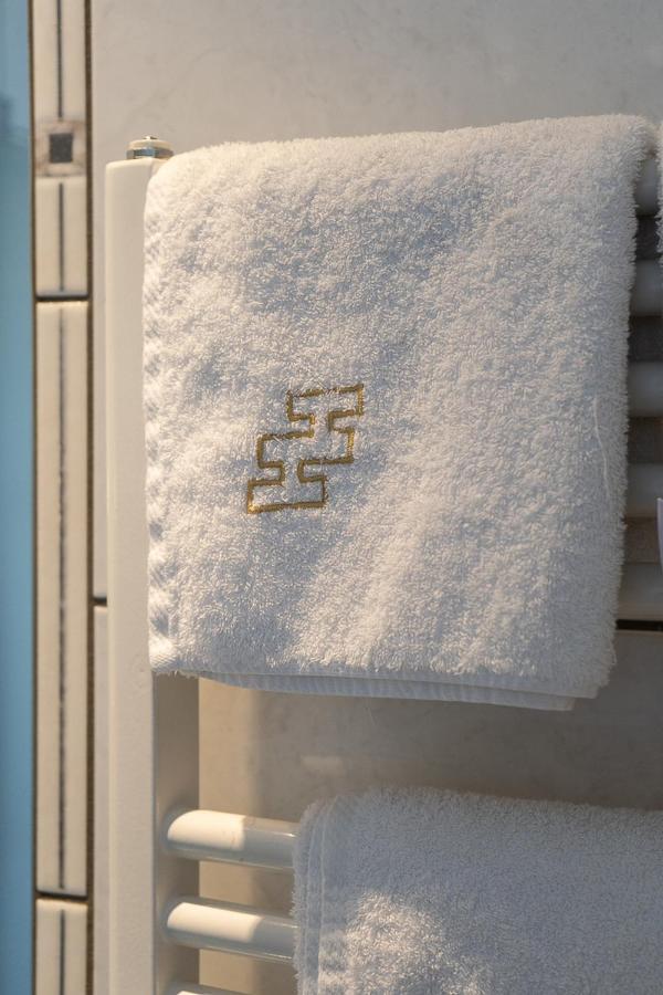 Hotel Hill Athena Bagian luar foto