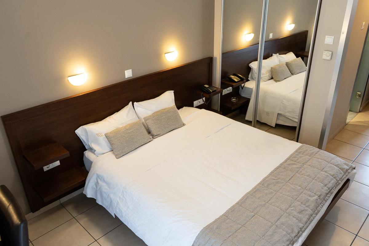 Hotel Hill Athena Bagian luar foto